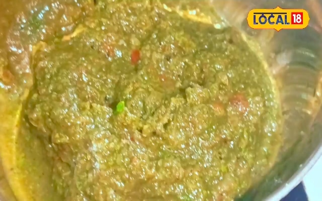 Mix these green leaves with green coriander, wonderful chutney will be made without garlic and onion, finger will keep licking