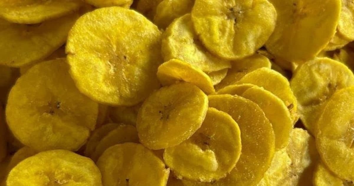 Make healthy and crisp chips for children at home
